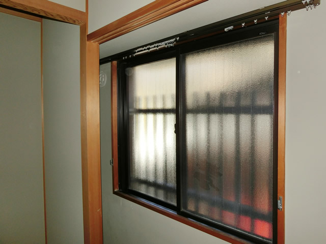 内窓インプラス工事　冬の寒さ対策、結露対策　施工前　名古屋市瑞穂区